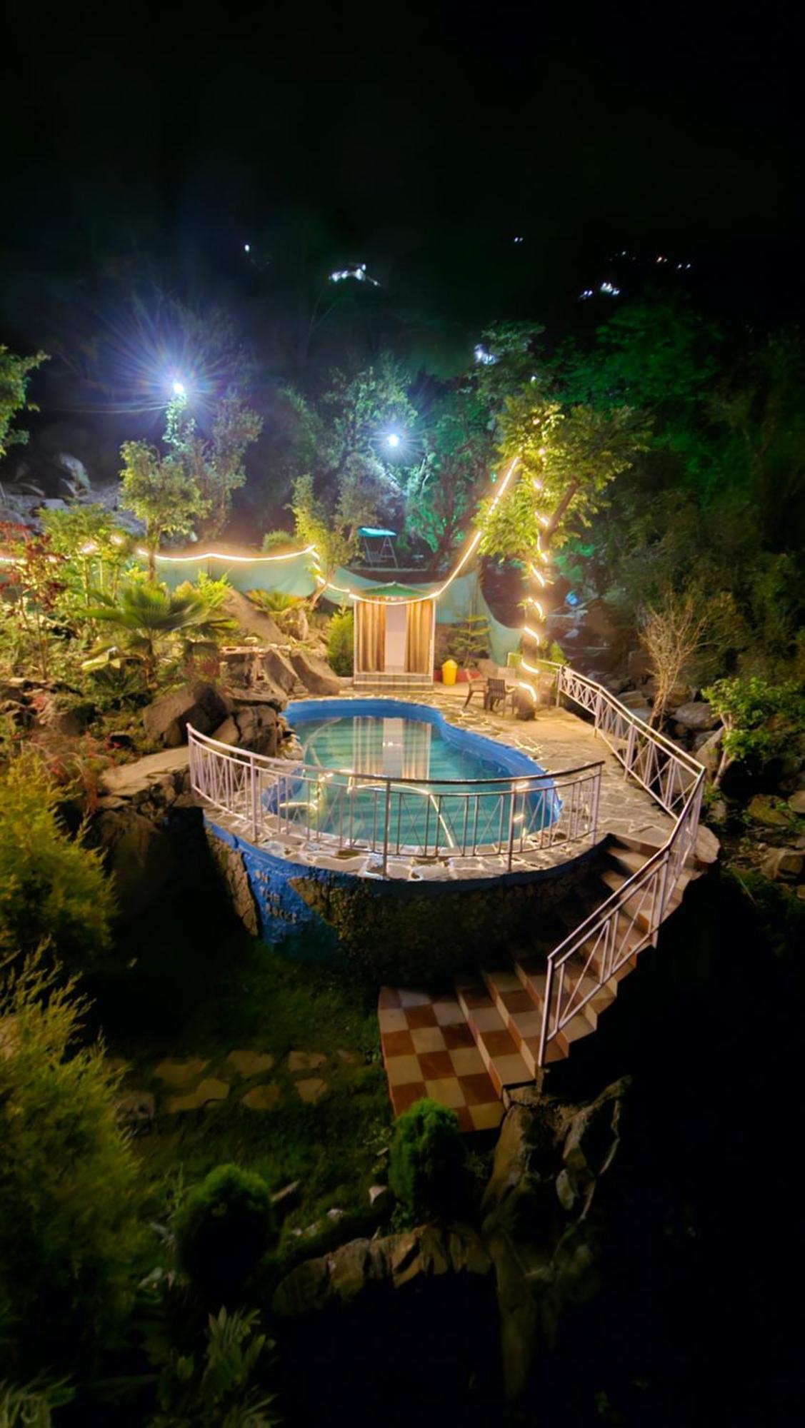 Hotel On The Rocks Kasauli Zewnętrze zdjęcie